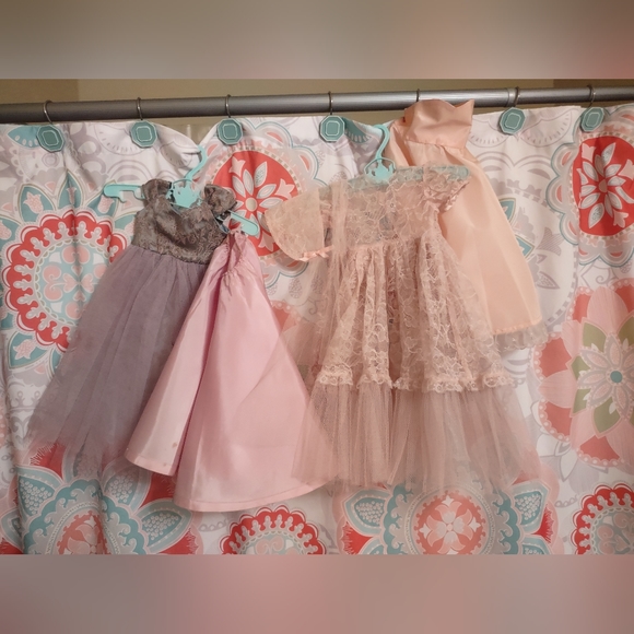 Vintage 1950's P-93 Toni Doll with Outfits - Picture 3 of 11